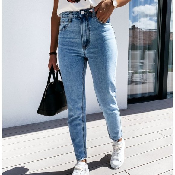 High Waist Straight Leg Denim Jeans - Picture 3 of 4